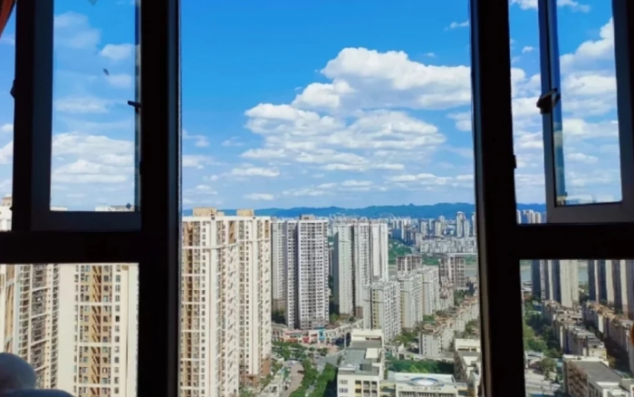 Sống tầng 33 ba năm, tôi ngộ ra một sự thật phũ phàng: Thời gian chờ thang máy còn dài hơn thời gian nghỉ ngơi- Ảnh 1. Sống tầng 33 ba năm, tôi ngộ ra một sự thật phũ phàng: Thời gian chờ thang máy còn dài hơn thời gian nghỉ ngơi- Ảnh 1.