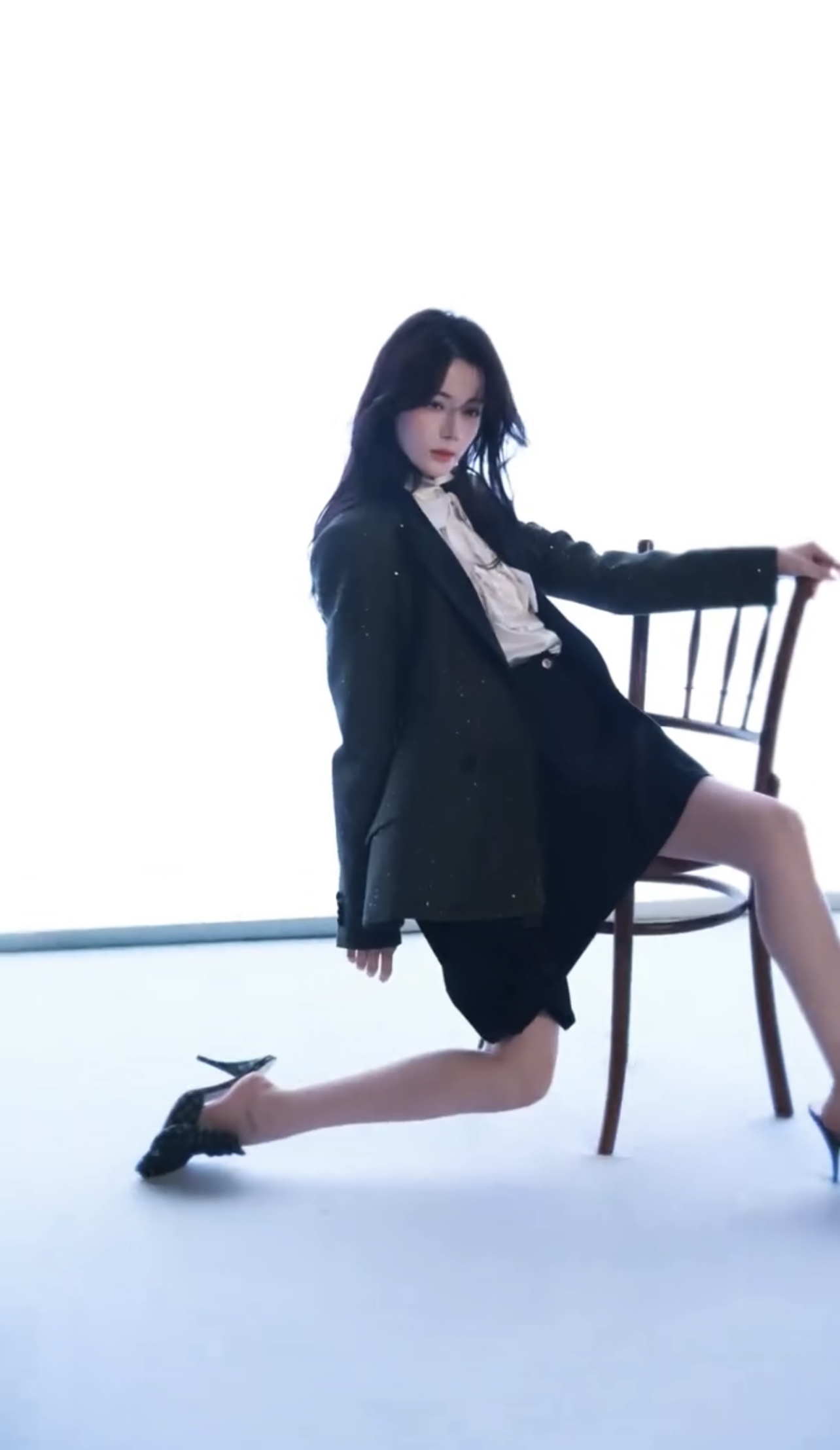 Địch Lệ Nhiệt Ba lại bị Dior xử tệ?- Ảnh 2.