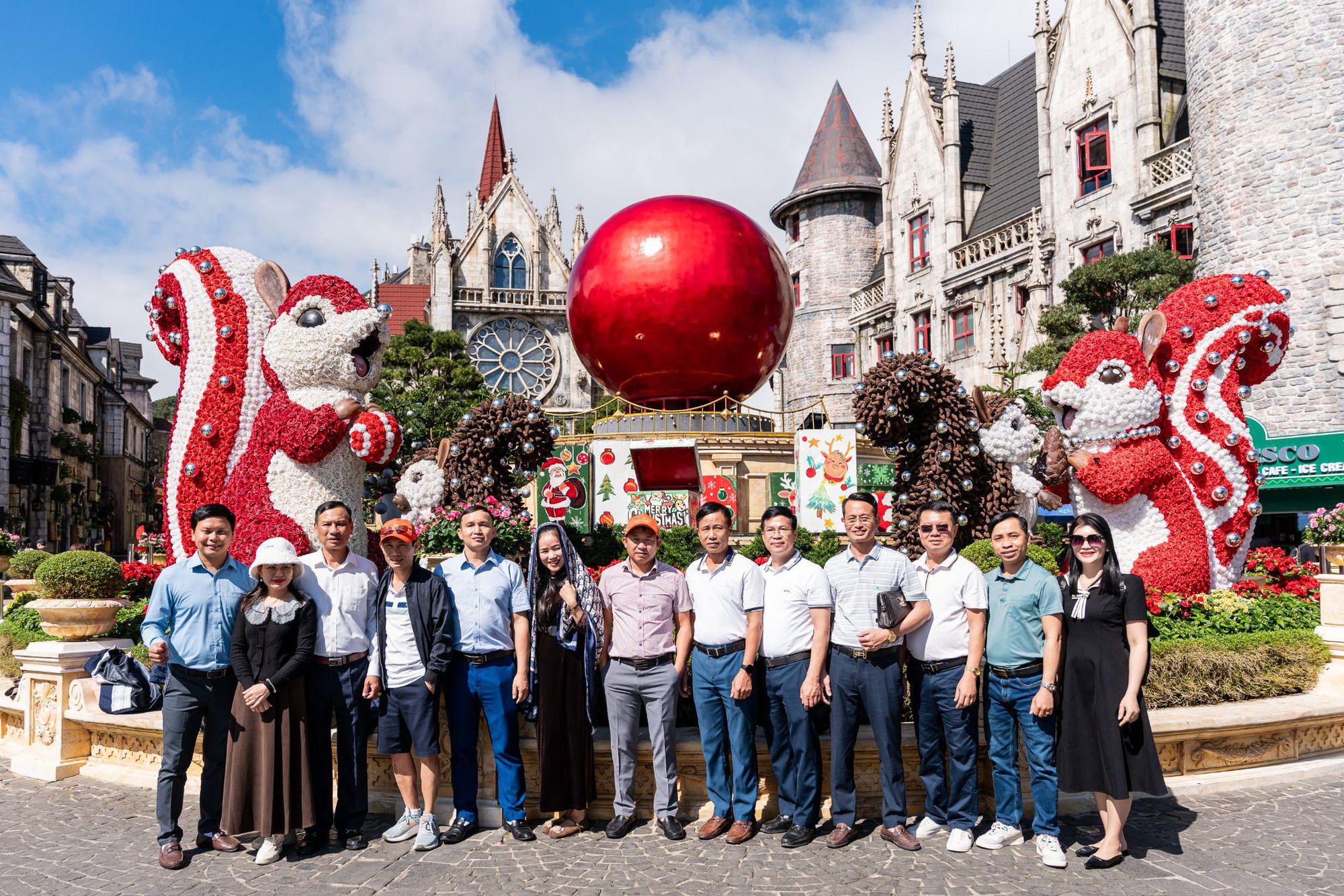 Sun World Ba Na Hills náo nhiệt du khách những ngày đầu năm 2026- Ảnh 2.