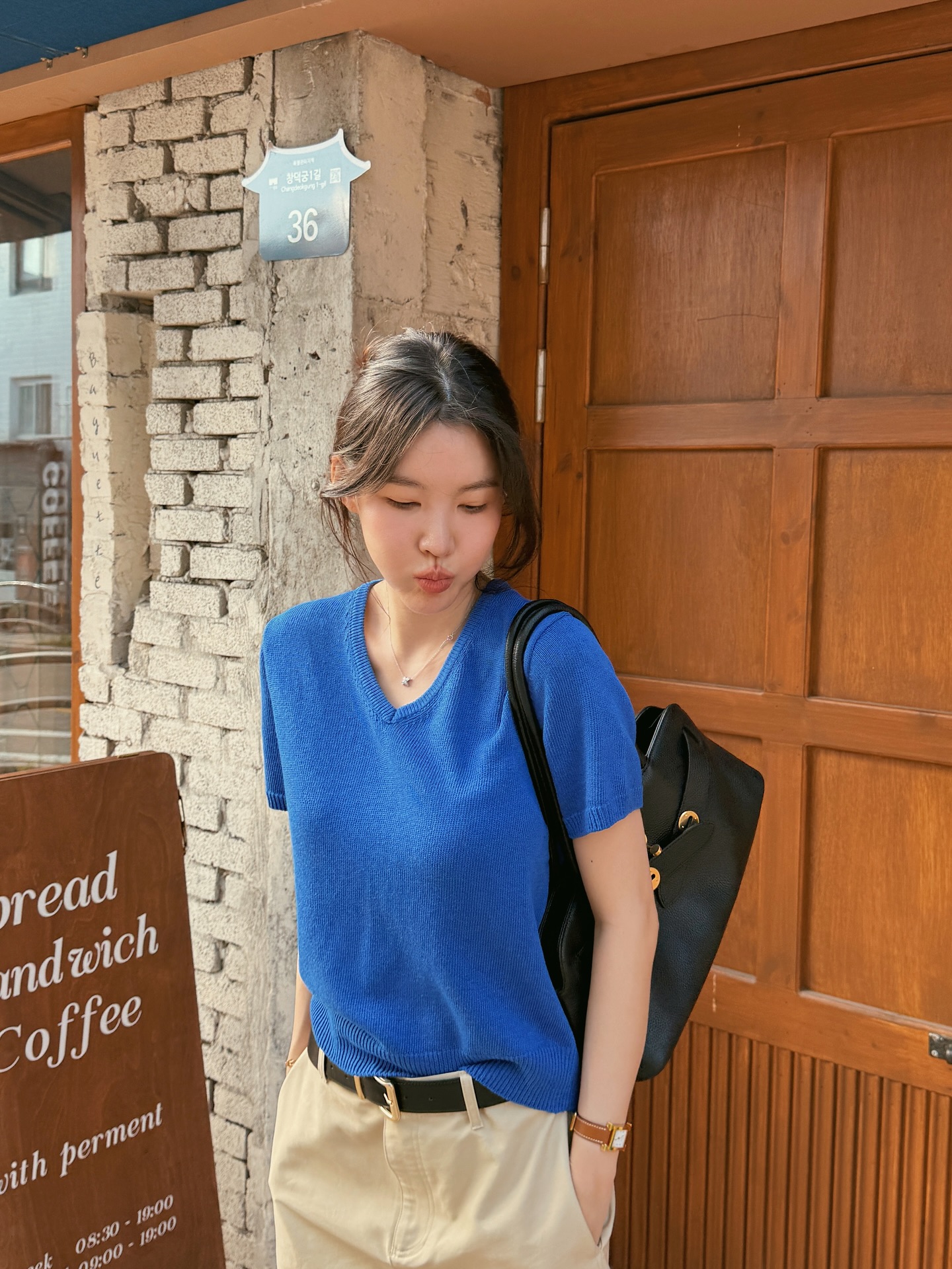 Mặc 5 kiểu trang phục này, chị em cứ búi tóc là đẹp nhất- Ảnh 10.