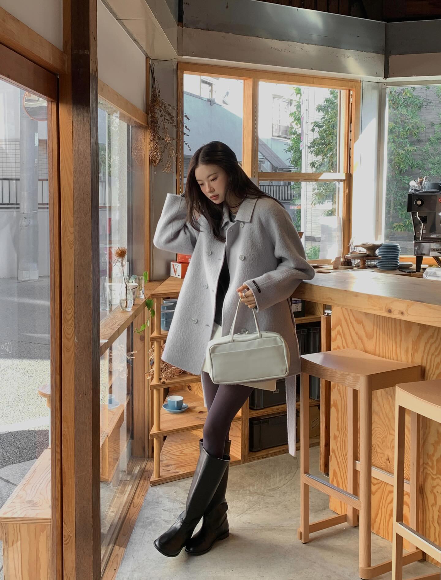 Hai tông màu trang phục đang "soán ngôi" đồ đen: Mặc lên nổi bật hơn nhưng sang trọng chẳng kém- Ảnh 6.