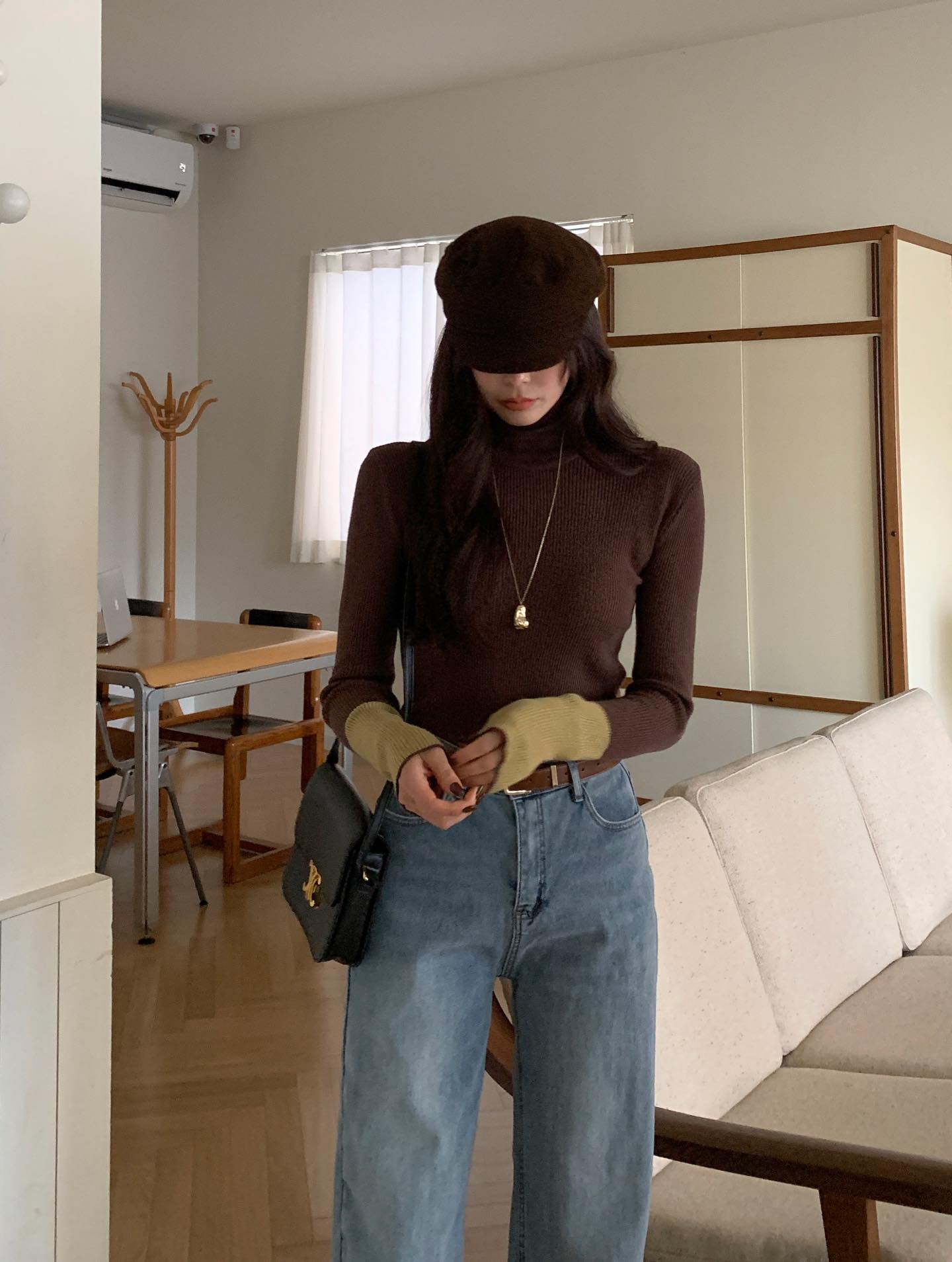 Hai tông màu trang phục đang "soán ngôi" đồ đen: Mặc lên nổi bật hơn nhưng sang trọng chẳng kém- Ảnh 11.