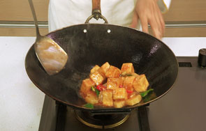 Thử nấu đậu phụ theo cách này đi, ngon tới mức cả nhà ăn sạch đĩa trong nháy mắt!- Ảnh 9.