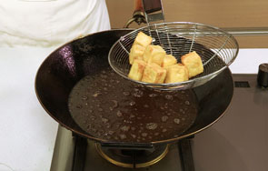 Thử nấu đậu phụ theo cách này đi, ngon tới mức cả nhà ăn sạch đĩa trong nháy mắt!- Ảnh 4.