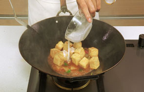 Thử nấu đậu phụ theo cách này đi, ngon tới mức cả nhà ăn sạch đĩa trong nháy mắt!- Ảnh 7.