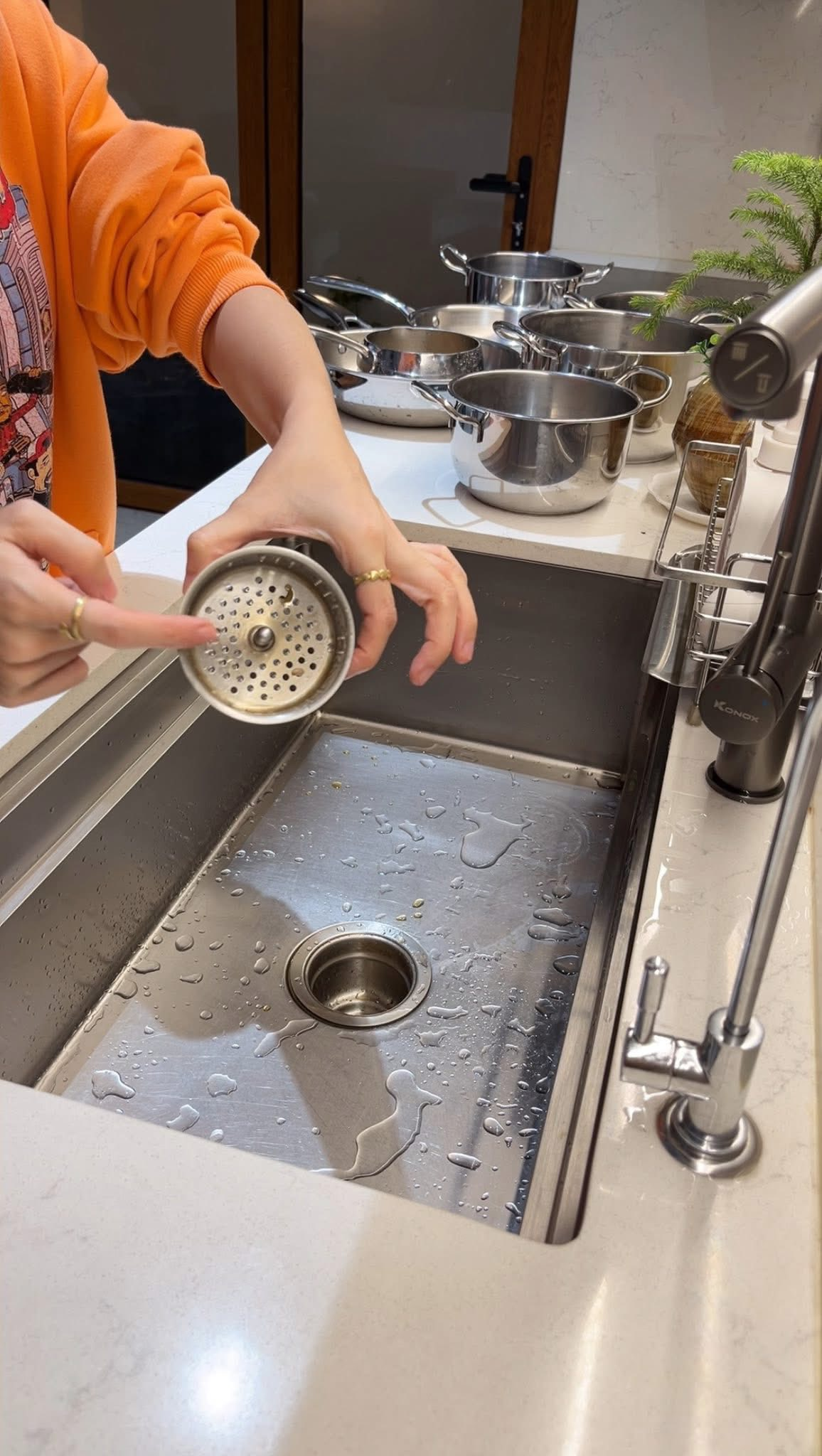 Dọn nhà giáp Tết, nhiều người đang tự “đốt tay” vì hóa chất thông cống: Đây là 2 cách an toàn hơn hẳn- Ảnh 5.