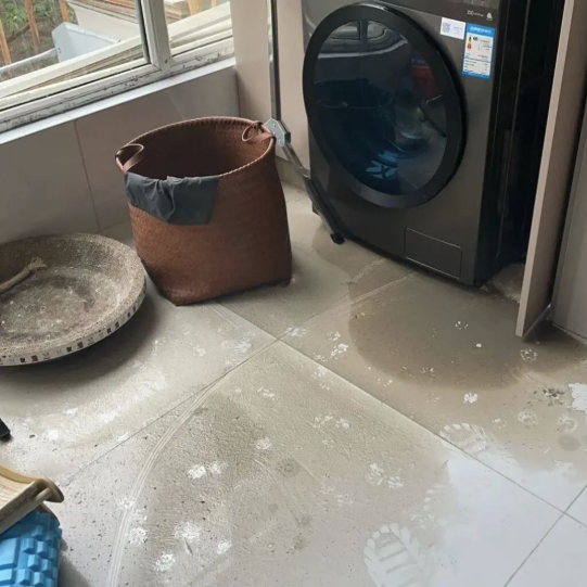 Đến lạy người nào đặt 5 thứ này ở ban công: Nhếch nhác tận cùng, nhìn mà tức mắt- Ảnh 5.