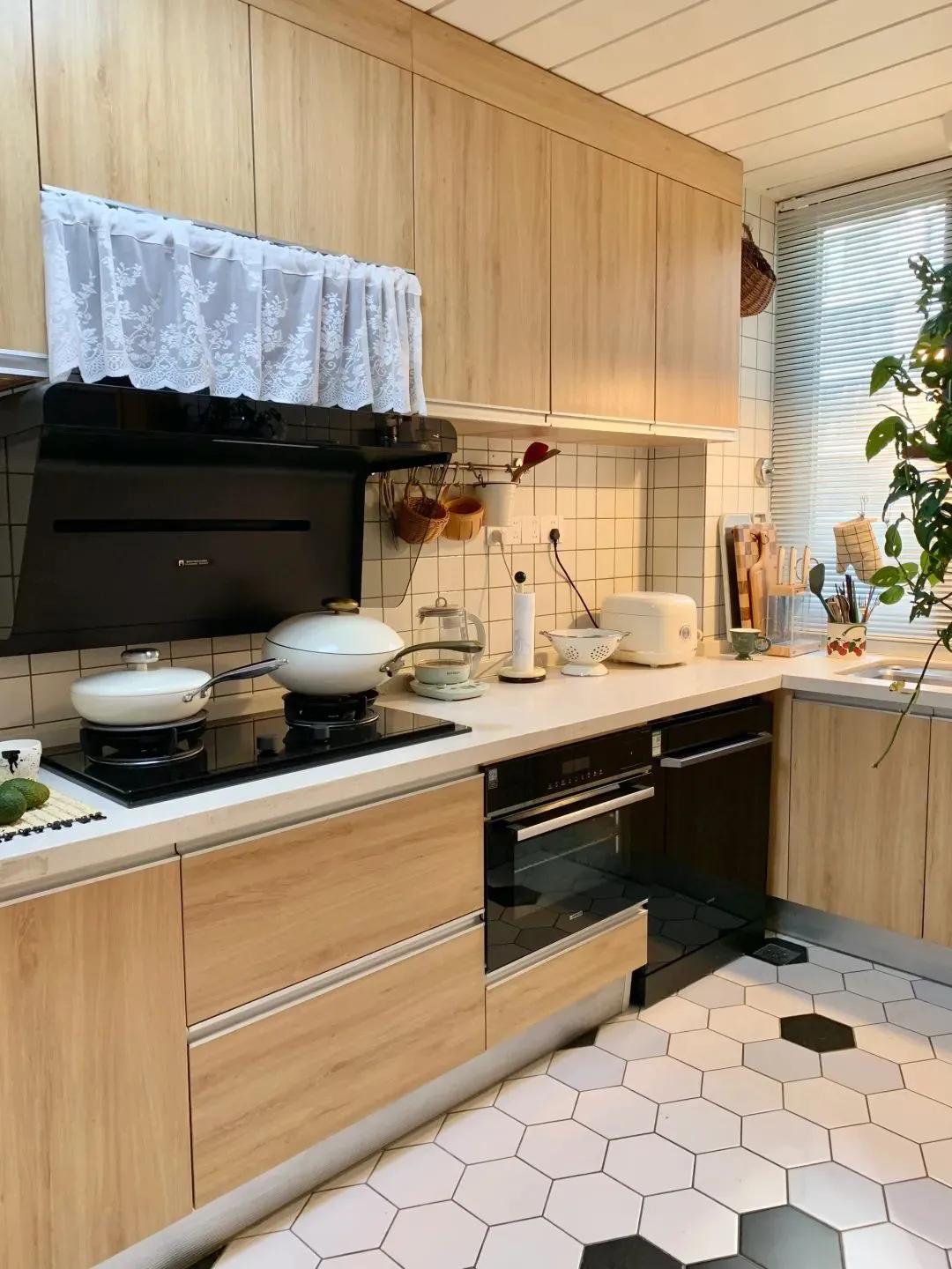 Ở nhà dọn dẹp, không mua sắm, không giao tiếp xã hội: Nữ giáo viên khiến hàng nghìn người nhìn lại cách mình đang sống- Ảnh 7.