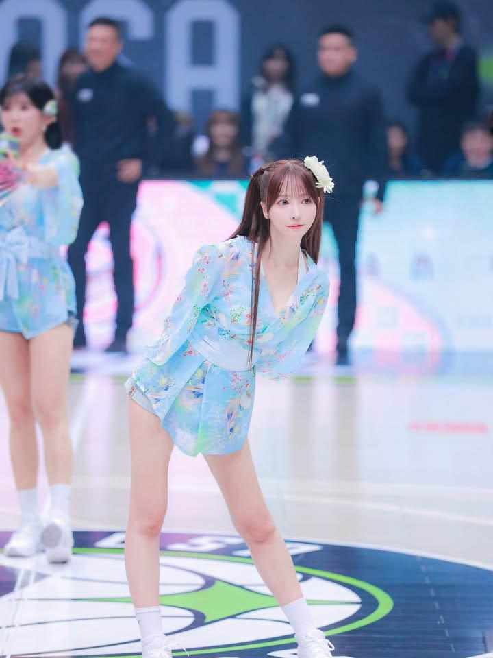 Yua Mikami khiến fan đổ gục vì nhan sắc thời hoàng kim- Ảnh 2.