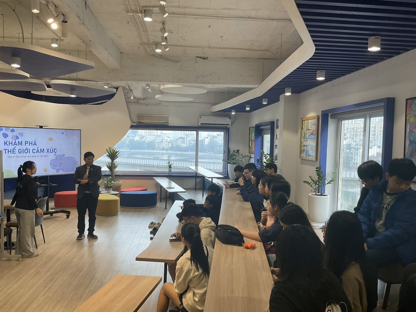 Tâm lý học đường: Khoảng trống giữa chủ trương và năng lực thực thi- Ảnh 3.