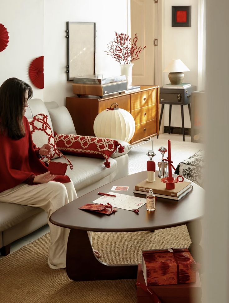 Tết càng sắm càng mệt: Danh sách chi tiêu giúp tôi “thoát nợ cảm xúc”- Ảnh 1.