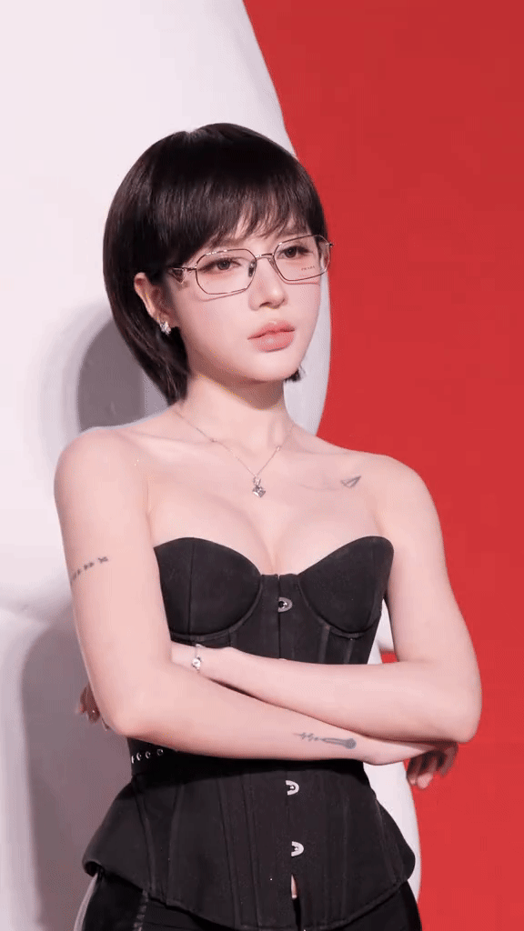 Cam thường có thể dìm cả thế giới, riêng mỹ nhân Việt này phải chịu thua: Soi kiểu gì cũng không ra góc chết- Ảnh 1.