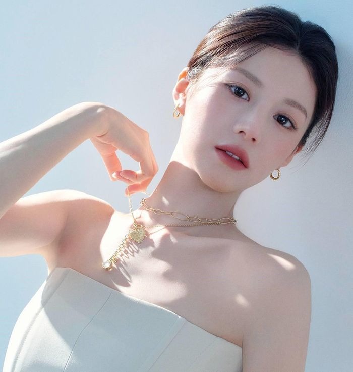 Mỹ nhân "mặt kim cương" làm mưa làm gió xứ Hàn lộ bằng chứng "dao kéo"?- Ảnh 6. Mỹ nhân "mặt kim cương" làm mưa làm gió xứ Hàn lộ bằng chứng "dao kéo"?- Ảnh 6.