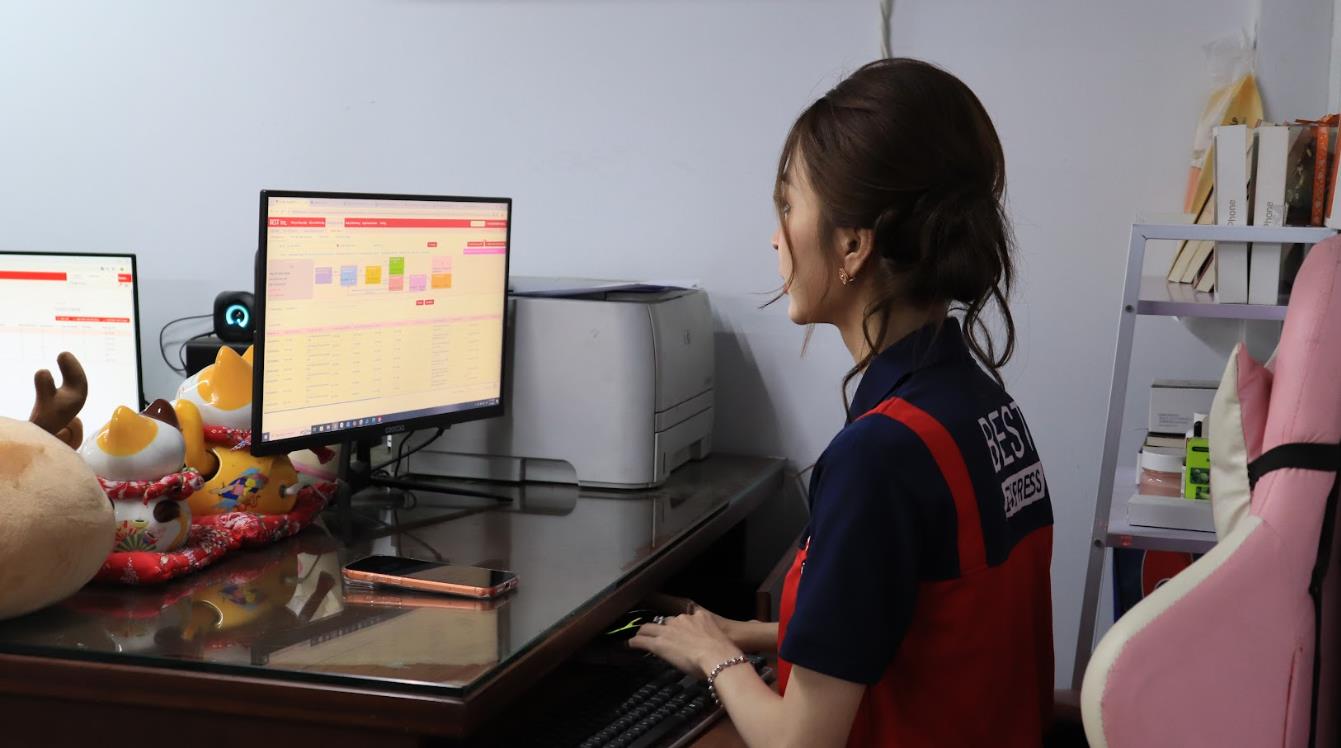Câu chuyện về “giai nhân” vận hành bưu cục hàng cồng kềnh đầu tiên của BEST Express- Ảnh 3.
