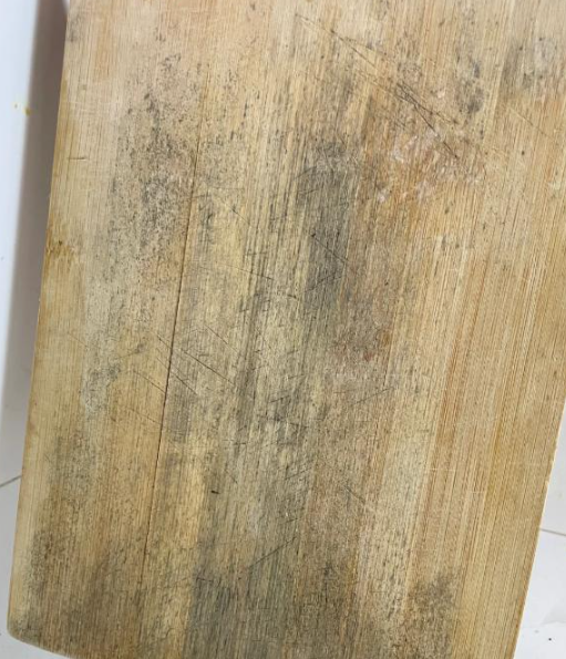 Nhìn thấy 8 món này trong bếp mà rùng mình: Trông vô hại nhưng chúng lại âm thầm bào mòn sức khỏe cả nhà- Ảnh 1.