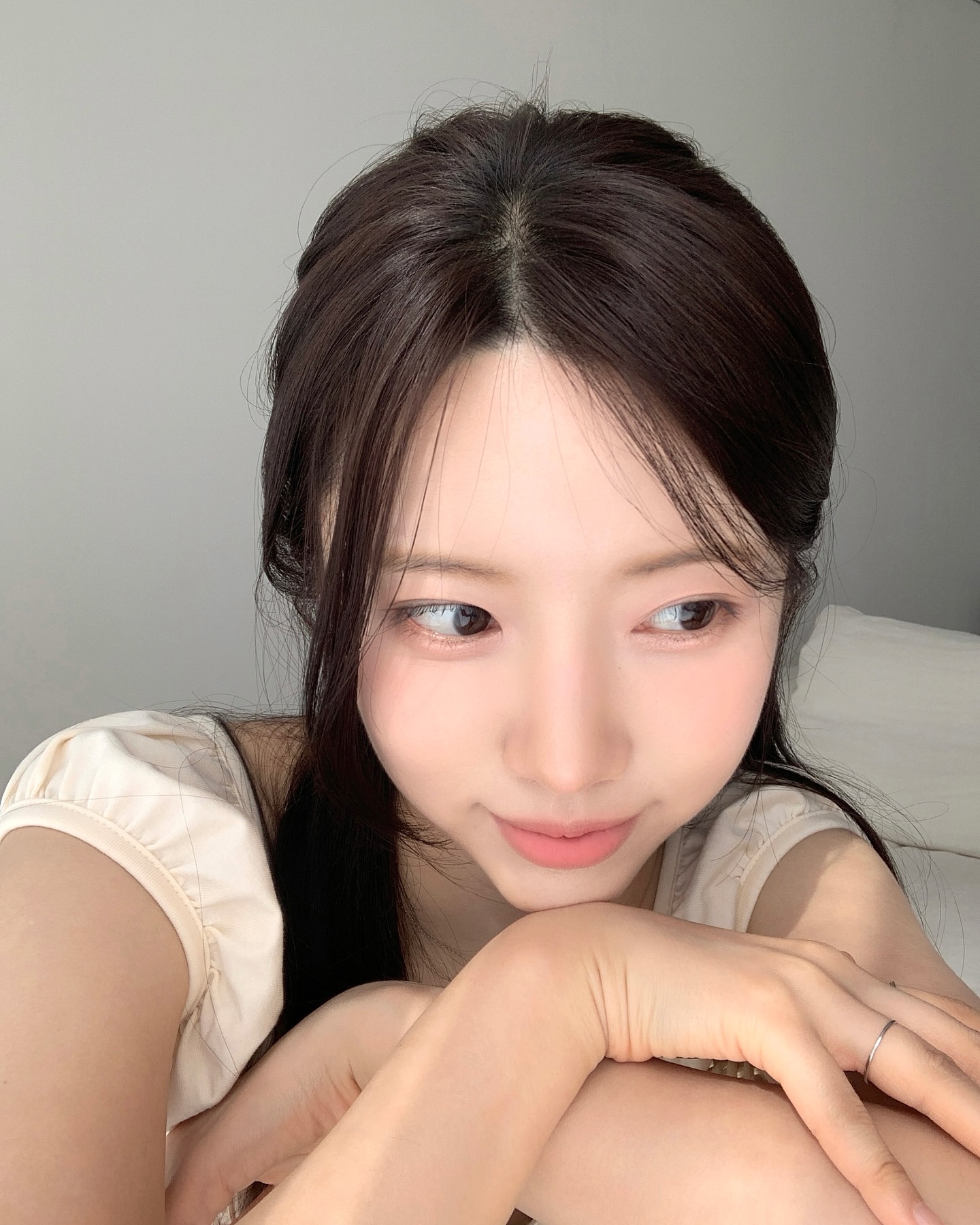 Lý do phụ nữ ở mọi độ tuổi nên dùng kem dưỡng ban đêm- Ảnh 1.