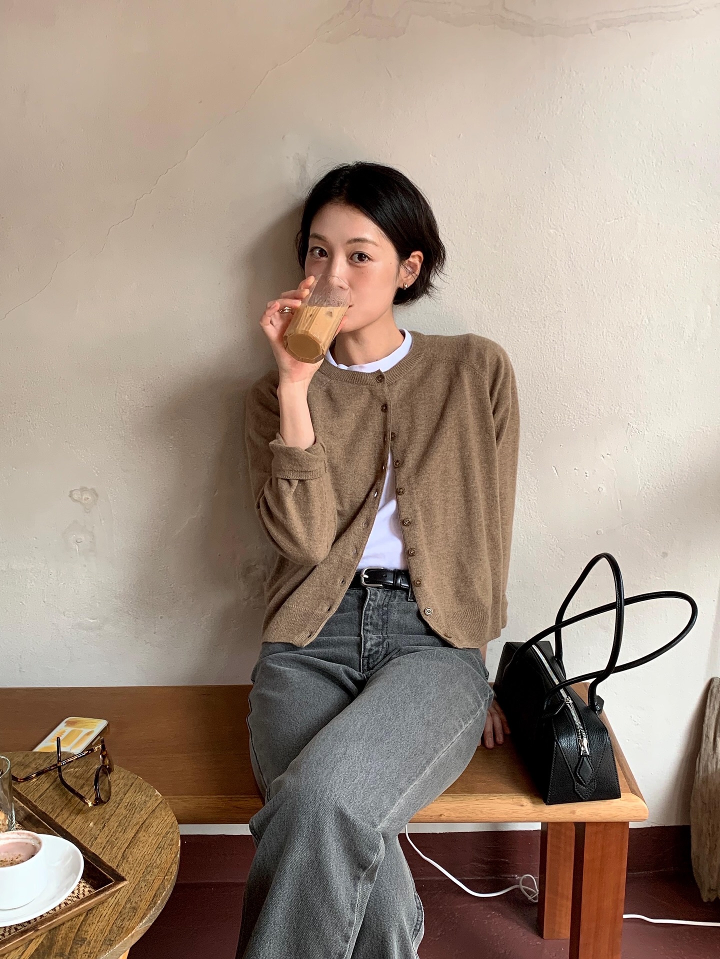 Top 3 mẫu áo len hack dáng thon thả hơn hẳn, ai mặc cũng đẹp- Ảnh 7. Top 3 mẫu áo len hack dáng thon thả hơn hẳn, ai mặc cũng đẹp- Ảnh 7.