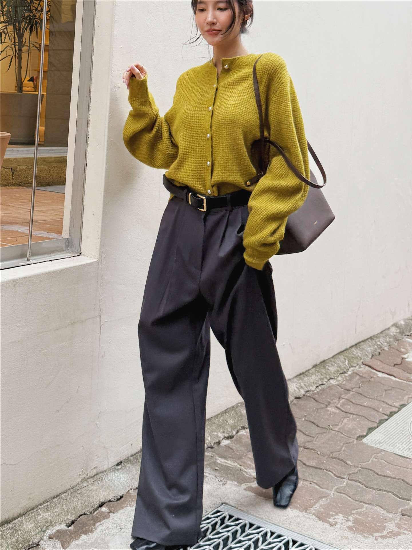 Top 3 mẫu áo len hack dáng thon thả hơn hẳn, ai mặc cũng đẹp- Ảnh 6. Top 3 mẫu áo len hack dáng thon thả hơn hẳn, ai mặc cũng đẹp- Ảnh 6.