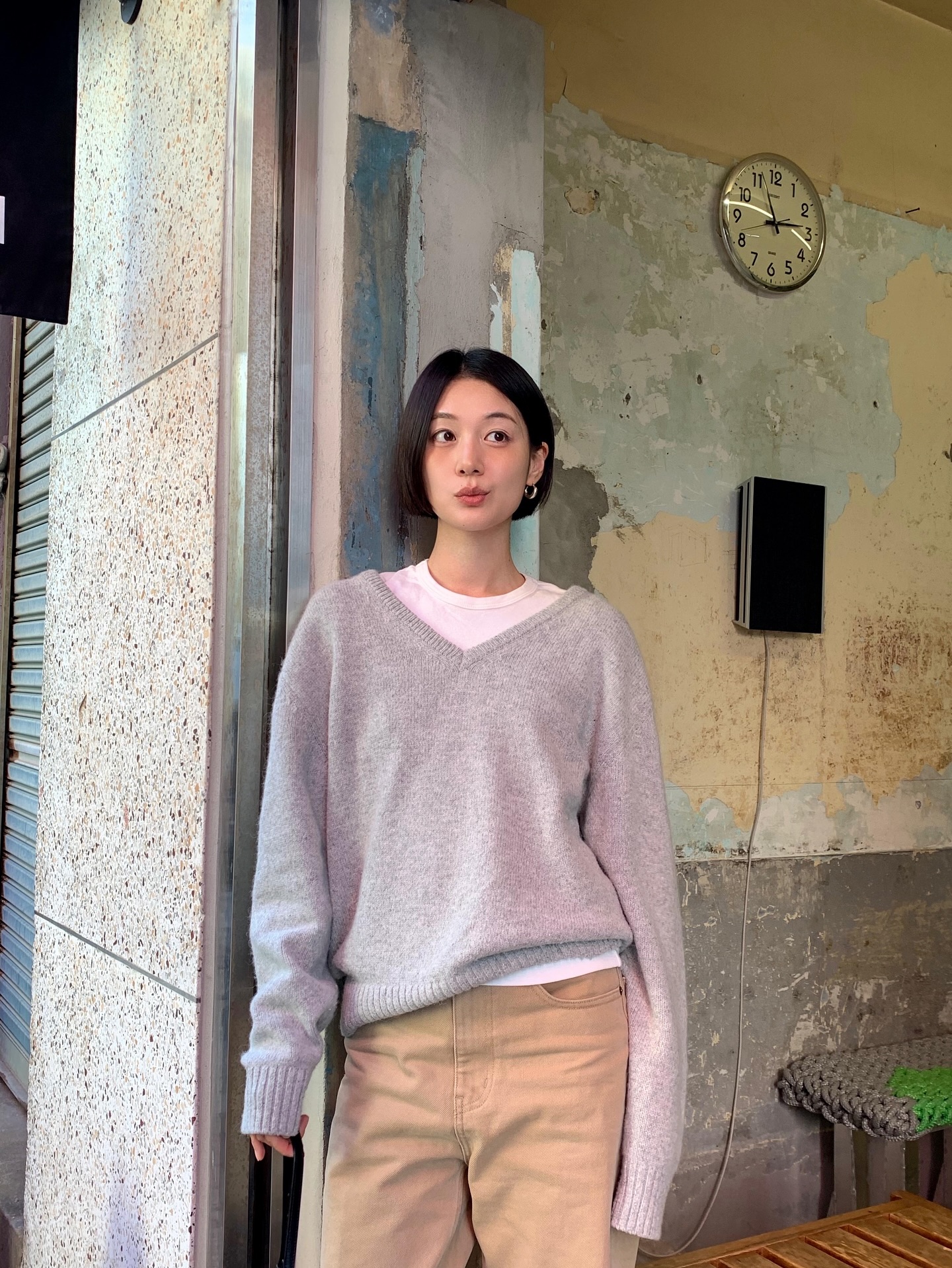 Top 3 mẫu áo len hack dáng thon thả hơn hẳn, ai mặc cũng đẹp- Ảnh 2. Top 3 mẫu áo len hack dáng thon thả hơn hẳn, ai mặc cũng đẹp- Ảnh 2.