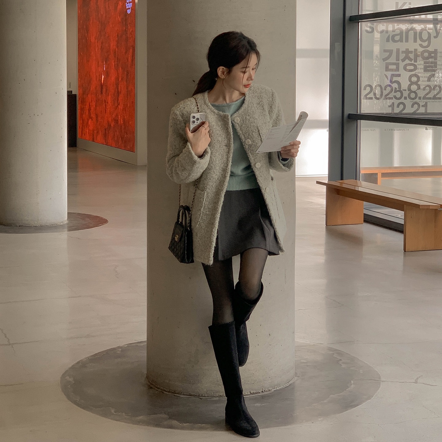 Gần Tết phải sắm ngay 4 kiểu chân váy ngắn để trẻ xinh lung linh- Ảnh 8.