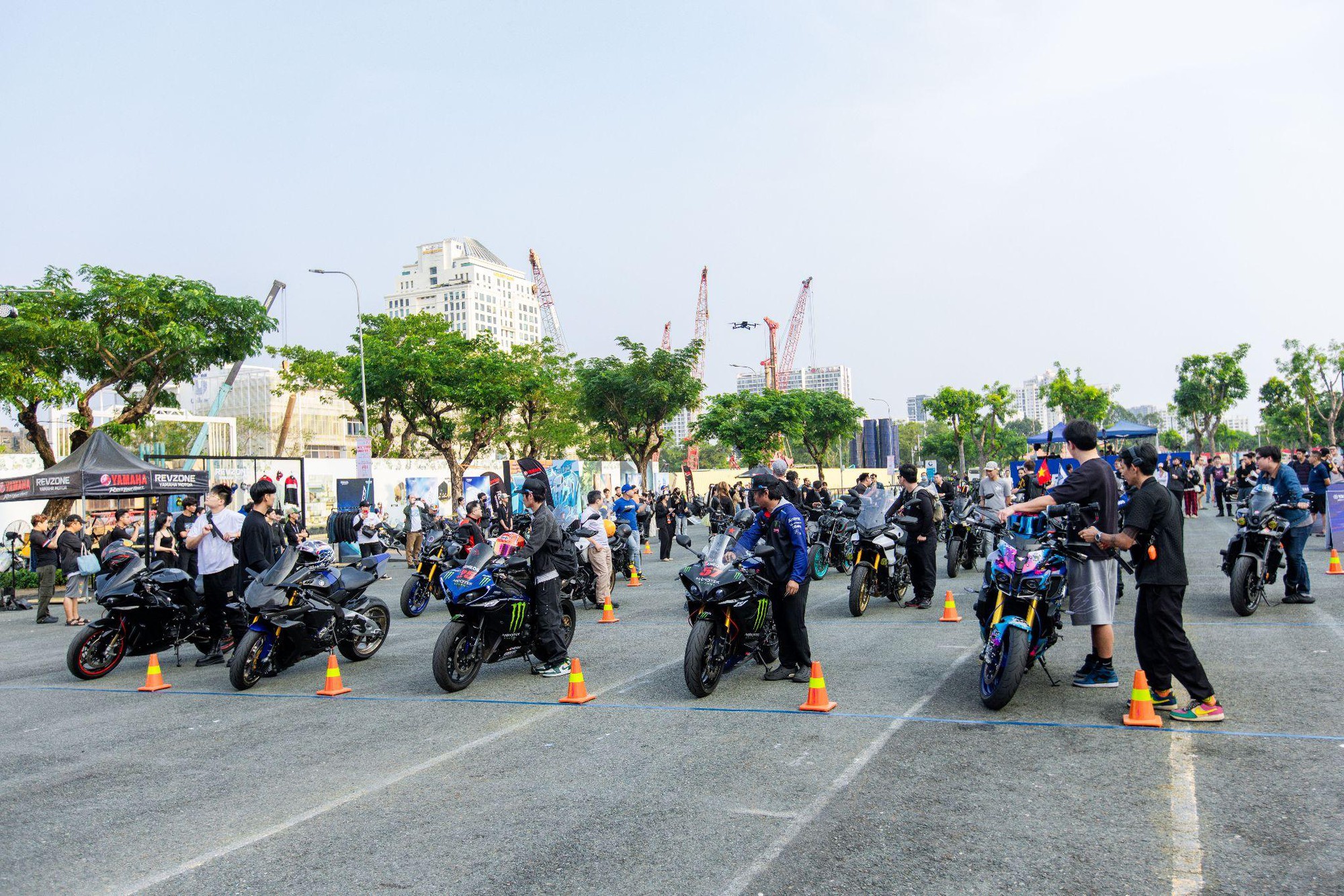 Hàng trăm biker quy tụ tại ngày hội REVolution: YZF-R9 trở thành tâm điểm, hé lộ YZF-R1M chuẩn bị về Việt Nam- Ảnh 1.