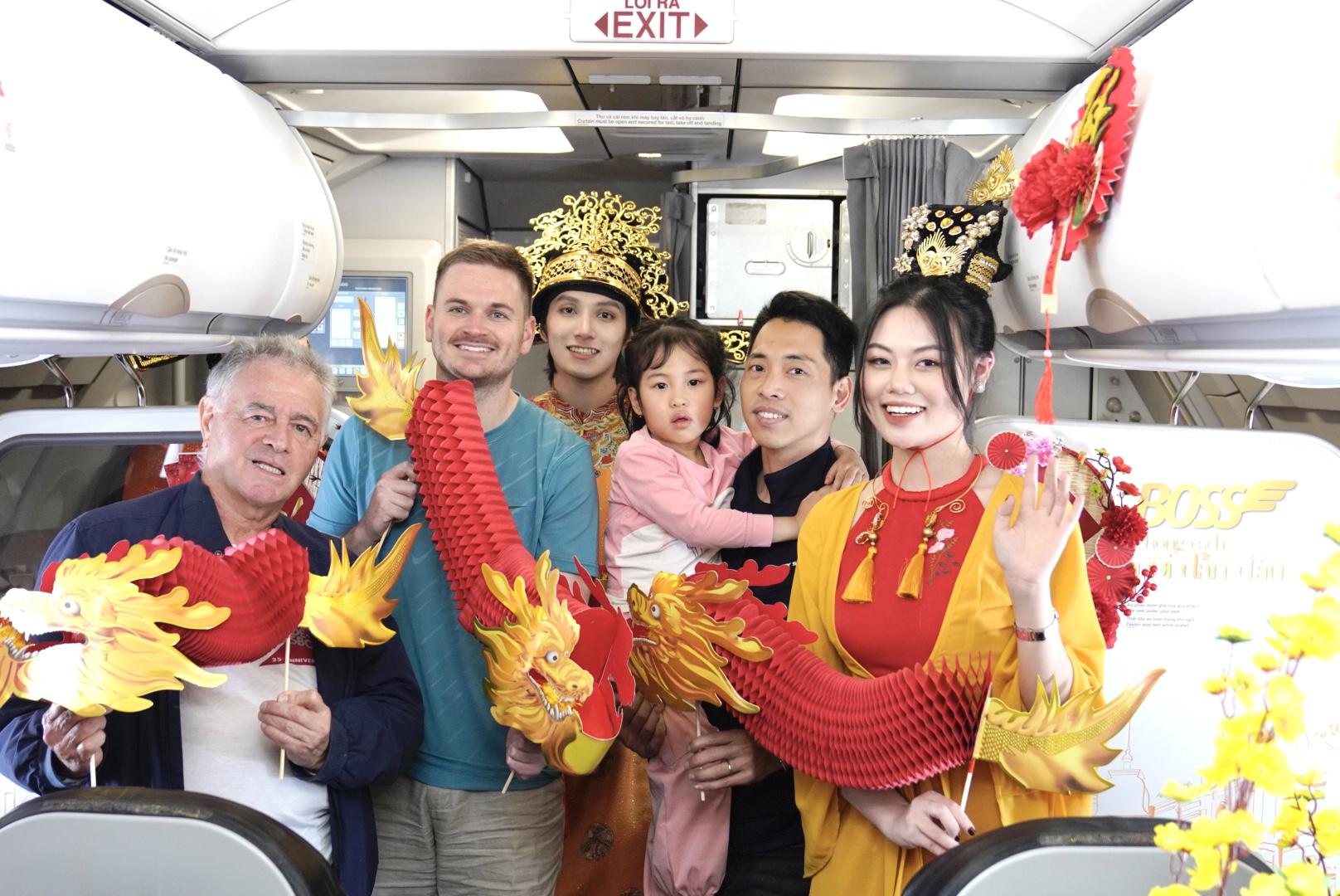 Khởi đầu kỳ nghỉ từ độ cao 10.000m: Biến chuyến bay dịp Tết thành phút giây thư giãn trọn vẹn- Ảnh 2.