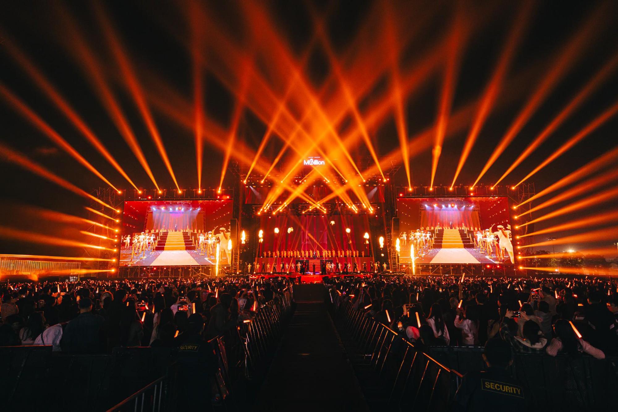 GENfest Presents MBILLION Hà Nội - Khi chất lượng sân khấu tạo nên sự khác biệt- Ảnh 1.