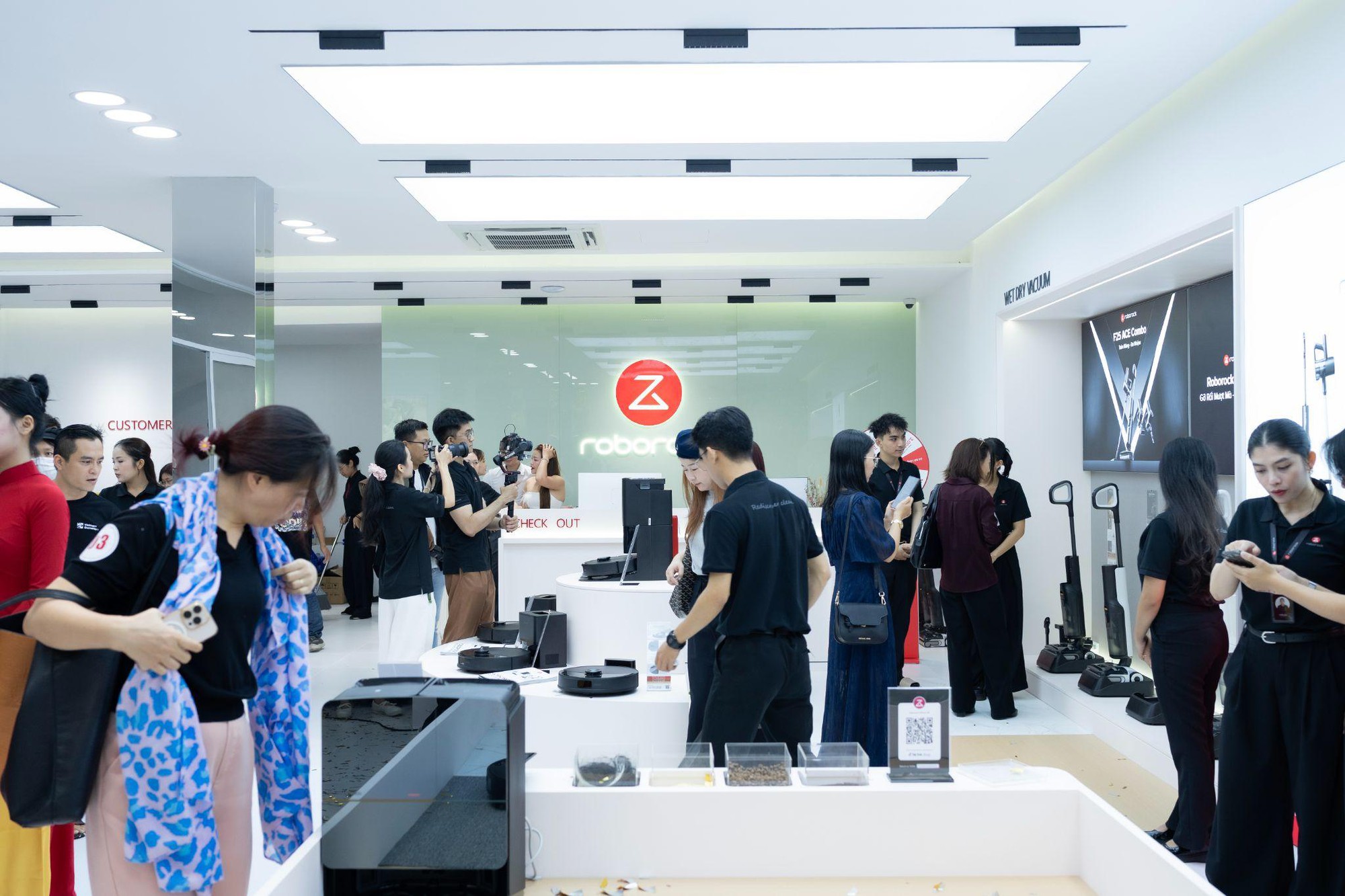 Dọn dẹp ngày Tết: Thuê giúp việc vài ngày hay đầu tư thiết bị gia dụng thông minh cho cả mùa Tết?- Ảnh 4.