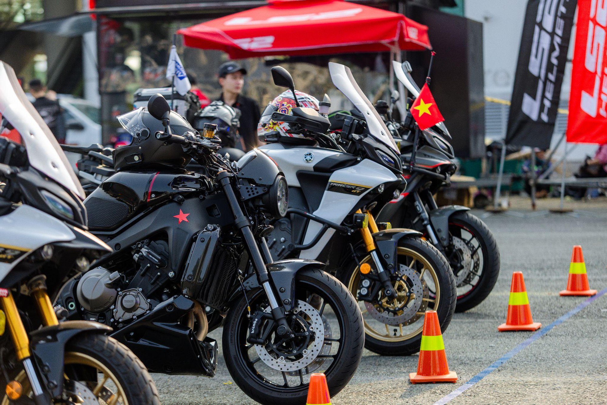 Hàng trăm biker quy tụ tại ngày hội REVolution: YZF-R9 trở thành tâm điểm, hé lộ YZF-R1M chuẩn bị về Việt Nam- Ảnh 7.