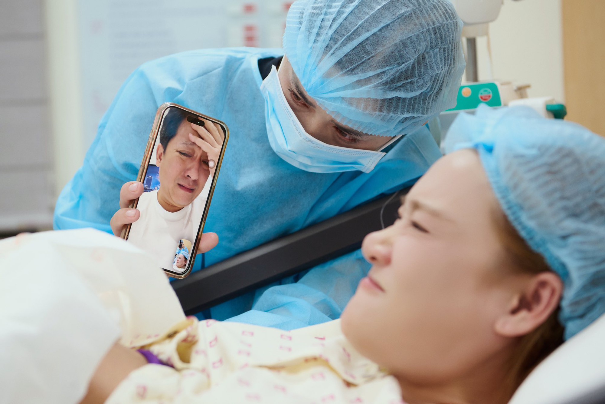 Nhã Phương sinh thiên thần thứ 3: Giống hệt hai anh chị, bé út chờ ba đi làm mới chịu ra đời- Ảnh 6.