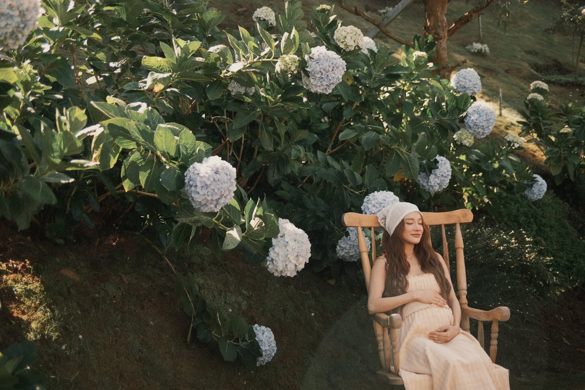 Nhã Phương sinh thiên thần thứ 3: Giống hệt hai anh chị, bé út chờ ba đi làm mới chịu ra đời- Ảnh 10.