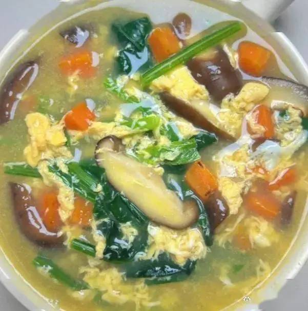 Phụ nữ sau 40 muốn tr&ocirc;ng trẻ hơn: Ăn đ&uacute;ng 5 thực phẩm n&agrave;y, l&agrave;n da được 