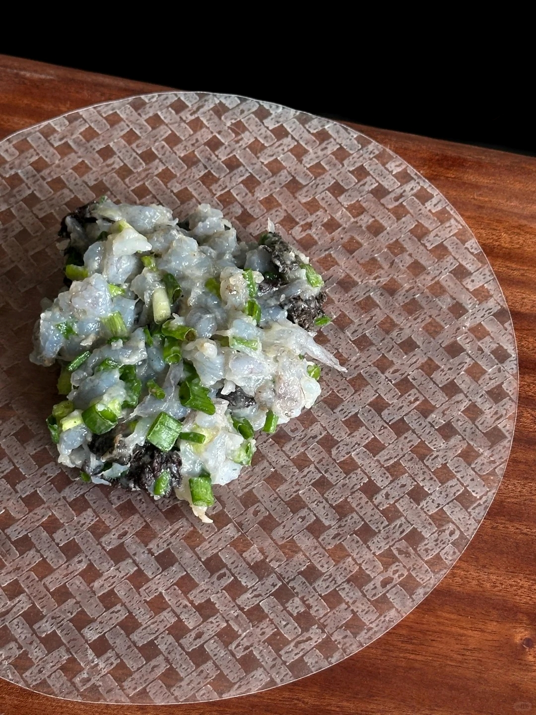 Đừng chỉ dùng cuốn nem, mang bánh tráng Việt làm theo cách này đảm bảo cả nhà tranh nhau gắp vì quá ngon- Ảnh 4.