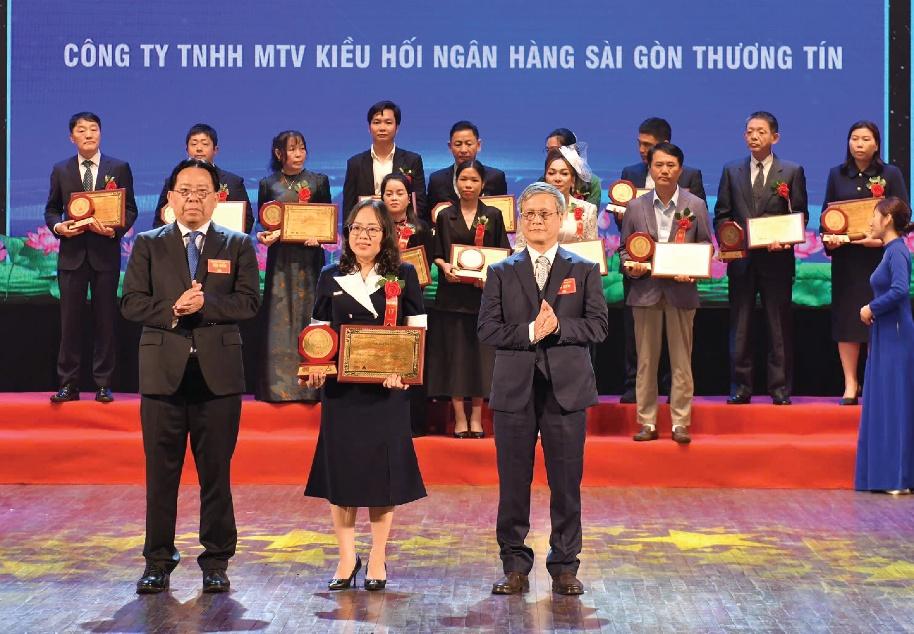 Sacombank-SBR: Dấu ấn tăng trưởng bền vững, mở rộng hiện diện quốc tế 2025- Ảnh 2.