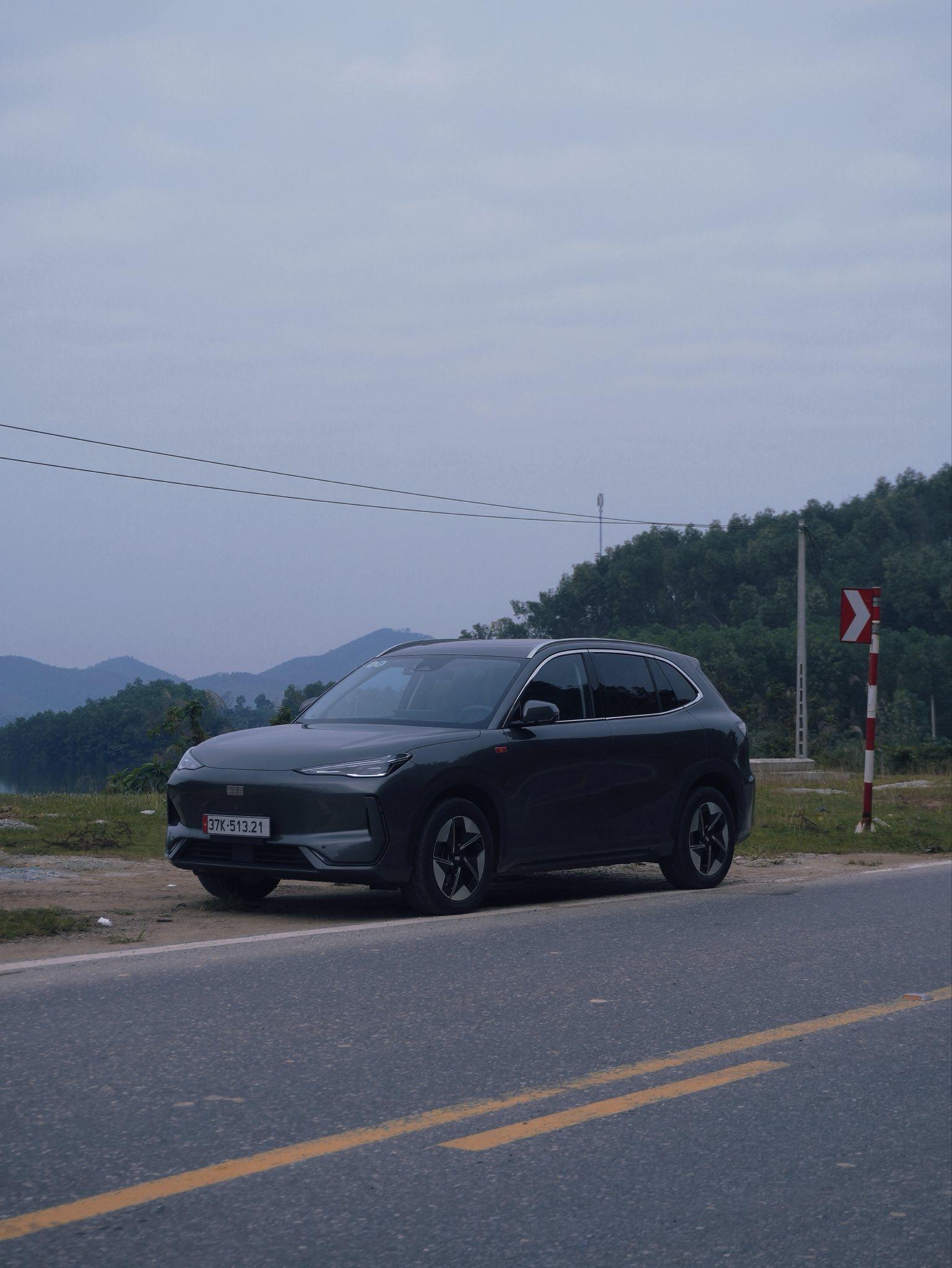 Gen Z “tậu” Geely EX 5, chấm 8/10 điểm sau 2.000km, hé lộ chiêu sạc pin linh hoạt- Ảnh 3.