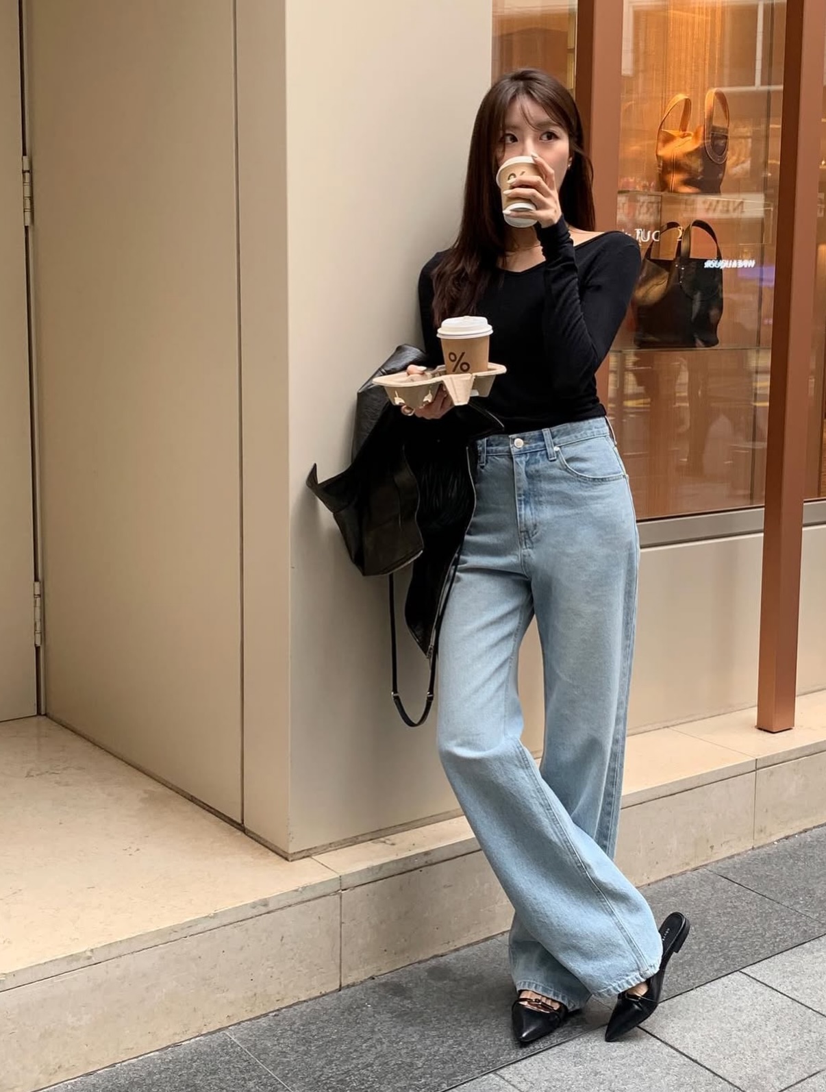 4 cách mặc quần jeans cho nàng thích phong cách tối giản- Ảnh 3. 4 cách mặc quần jeans cho nàng thích phong cách tối giản- Ảnh 3.