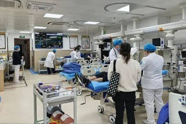 Người đ&agrave;n &ocirc;ng đột tử ngay trong l&uacute;c &ldquo;gần gũi&rdquo;: Cảnh b&aacute;o đ&agrave;n &ocirc;ng sau 50 tuổi n&ecirc;n tr&aacute;nh điều n&agrave;y khi 