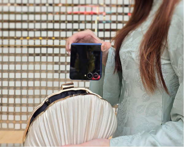 Tết là lúc người trẻ muốn làm mới mọi thứ, kể cả chiếc điện thoại- Ảnh 3.