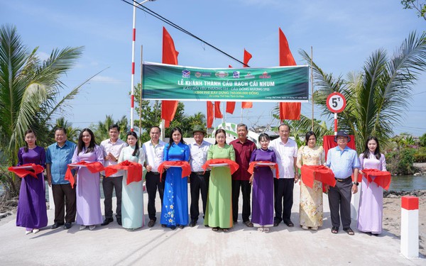 Khánh thành cầu Rạch Cái Nhum - Cầu nối yêu thương số 114 tại Cà Mau- Ảnh 1.