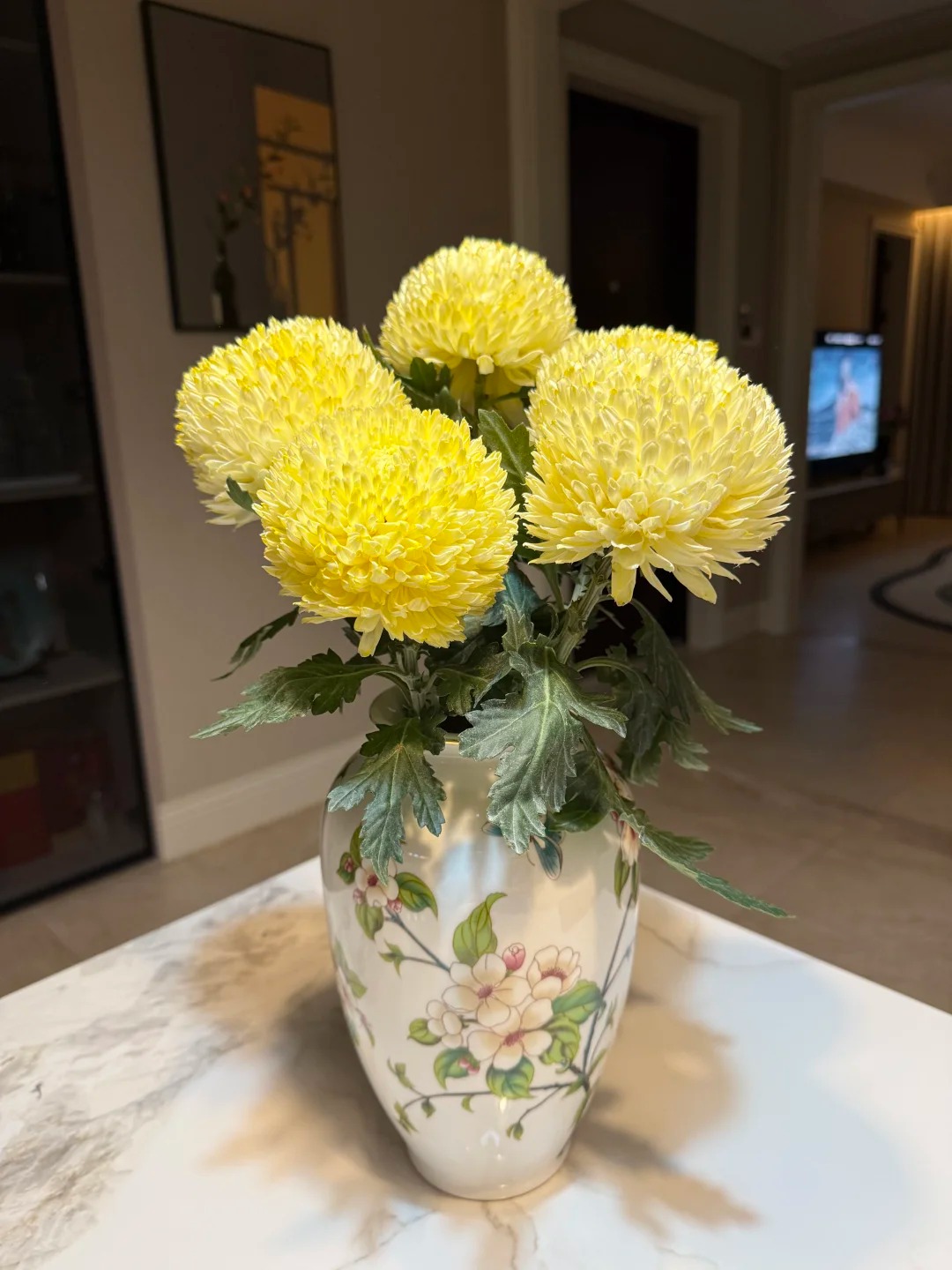 Chi hơn 300k rước bình hoa "khổng lồ" về nhà: Loài hoa định nghĩa lại hai chữ "phú quý" cho phòng khách ngày xuân- Ảnh 34.