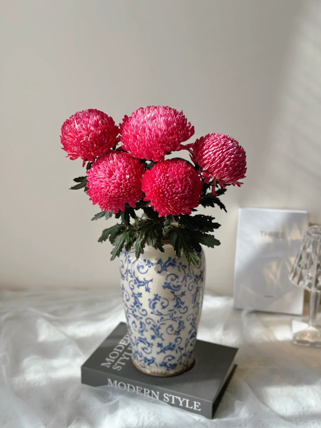 Chi hơn 300k rước bình hoa "khổng lồ" về nhà: Loài hoa định nghĩa lại hai chữ "phú quý" cho phòng khách ngày xuân- Ảnh 20.