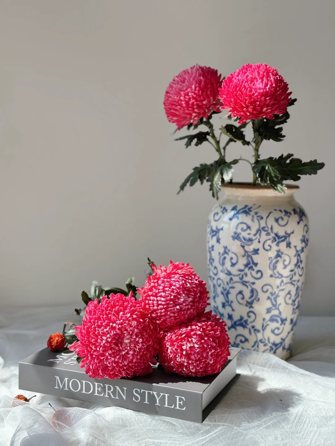 Chi hơn 300k rước bình hoa "khổng lồ" về nhà: Loài hoa định nghĩa lại hai chữ "phú quý" cho phòng khách ngày xuân- Ảnh 21.