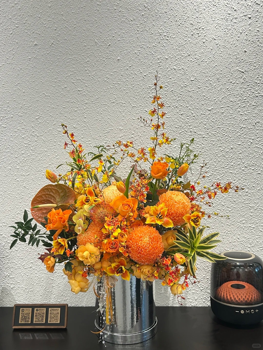 Chi hơn 300k rước bình hoa "khổng lồ" về nhà: Loài hoa định nghĩa lại hai chữ "phú quý" cho phòng khách ngày xuân- Ảnh 3.