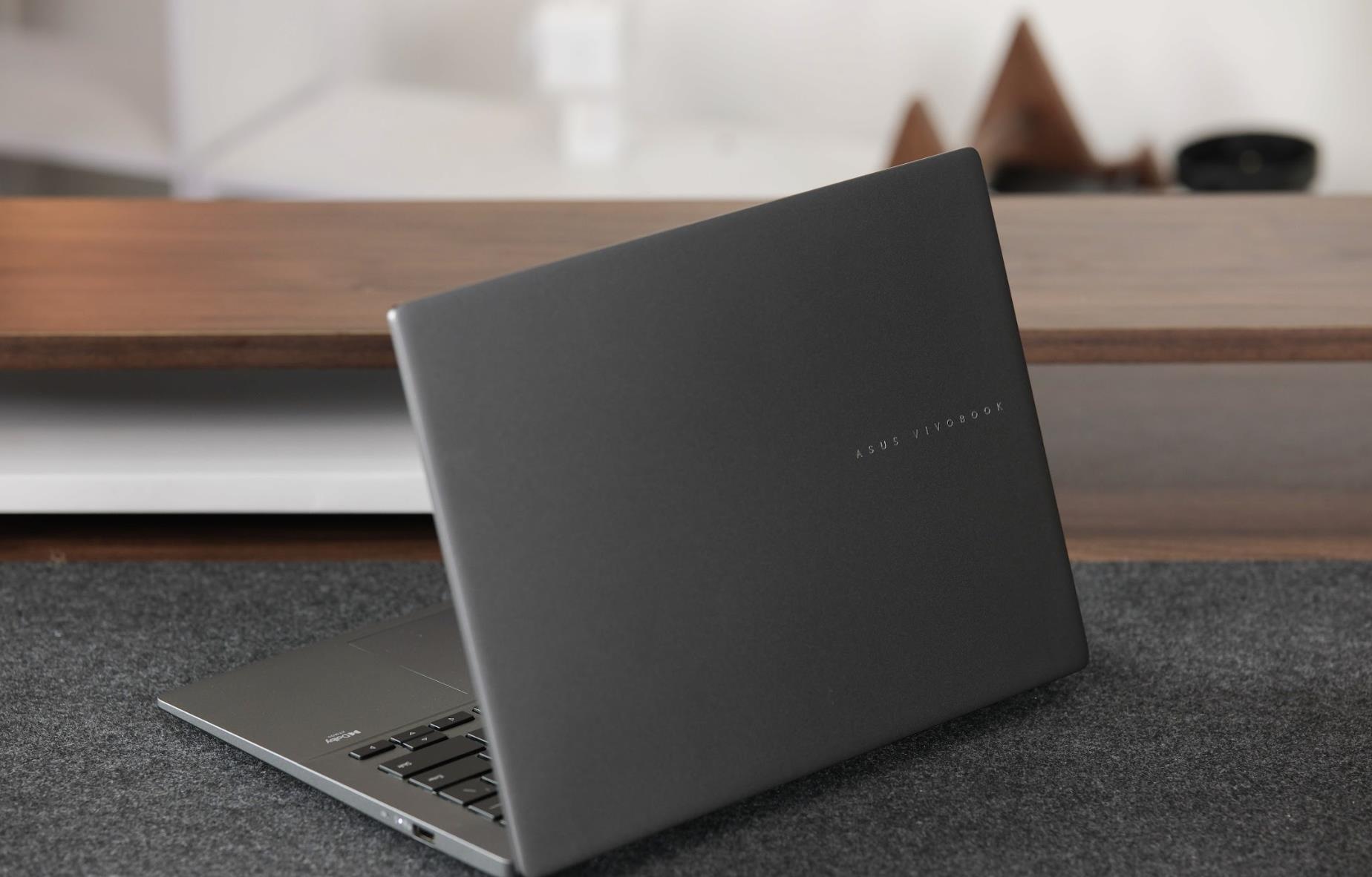 “Tạm biệt nỗi lo tìm ổ cắm” nhờ các dòng laptop AI pin lâu mang sự tự do đích thực- Ảnh 2.