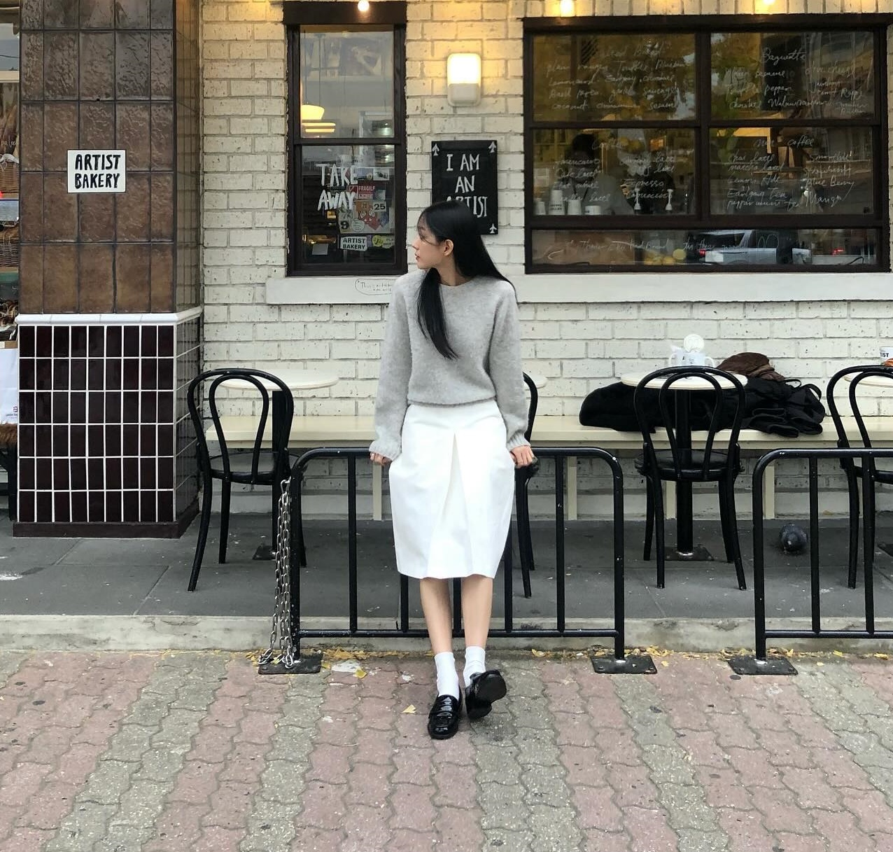 5 mẫu áo dài tay dễ phối đồ nhất, cứ mặc là sành điệu và tôn dáng- Ảnh 9. 5 mẫu áo dài tay dễ phối đồ nhất, cứ mặc là sành điệu và tôn dáng- Ảnh 9.