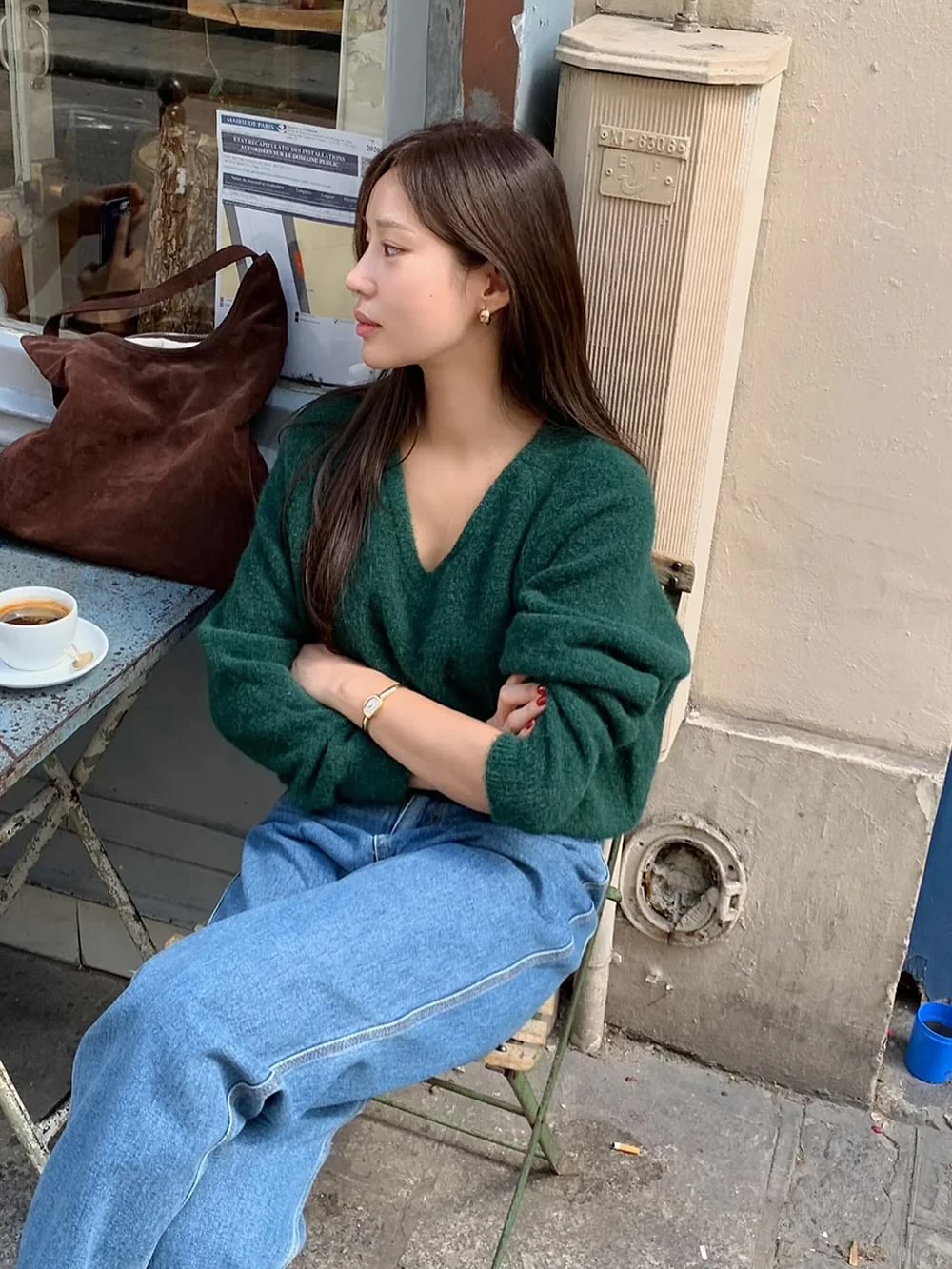 5 mẫu áo dài tay dễ phối đồ nhất, cứ mặc là sành điệu và tôn dáng- Ảnh 7. 5 mẫu áo dài tay dễ phối đồ nhất, cứ mặc là sành điệu và tôn dáng- Ảnh 7.