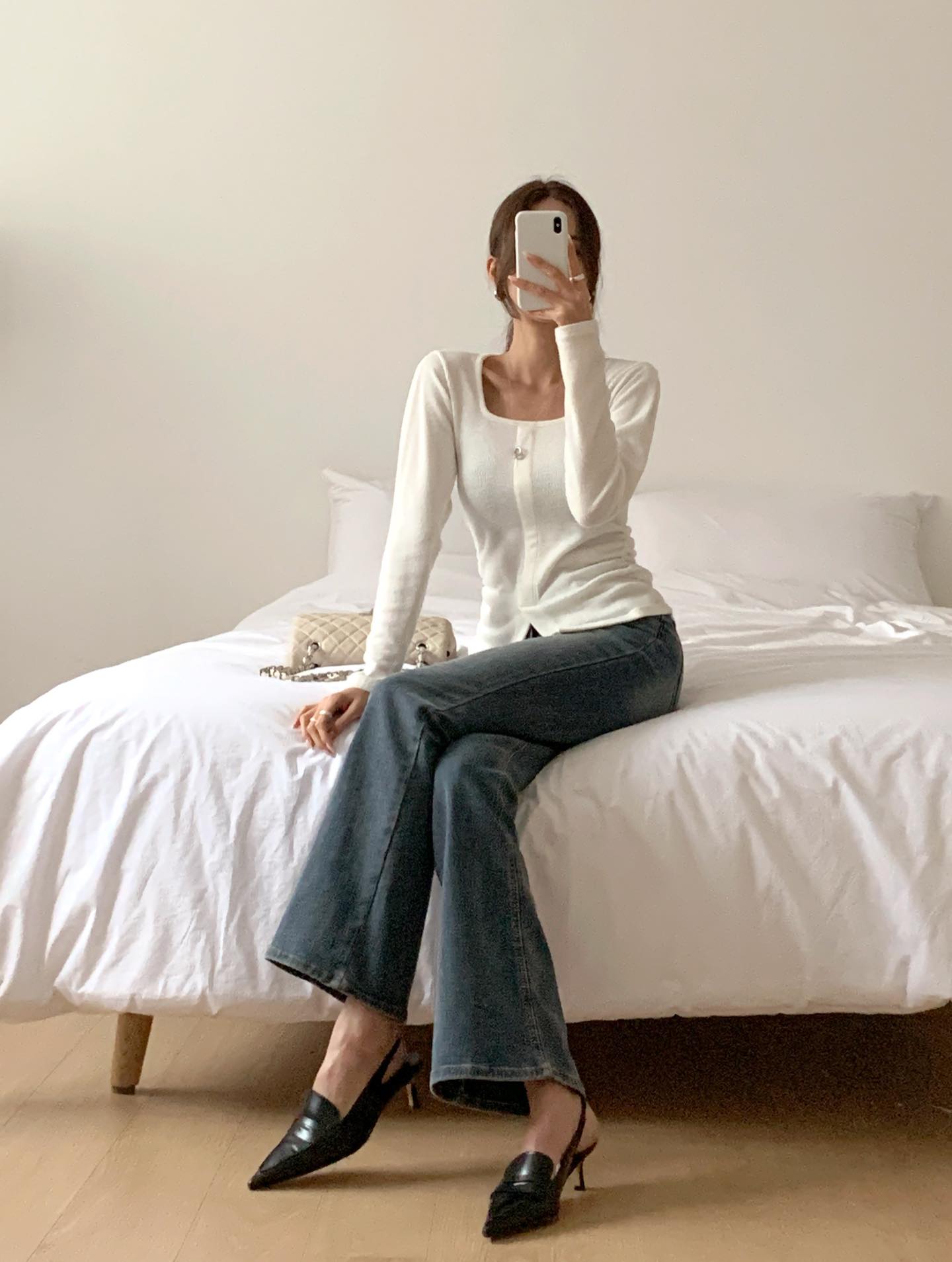 Đồ trắng rất dễ mặc nhưng diện theo 5 công thức này mới chuẩn sang xịn mịn- Ảnh 9.