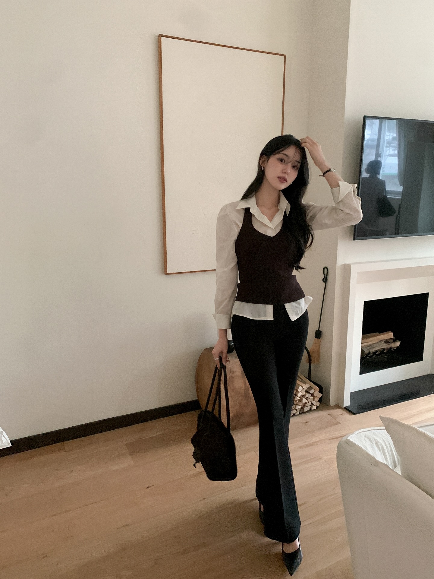 4 mẫu quần kéo chân dài "miên man", đi giày bệt thôi cũng tôn dáng- Ảnh 7. 4 mẫu quần kéo chân dài "miên man", đi giày bệt thôi cũng tôn dáng- Ảnh 7.