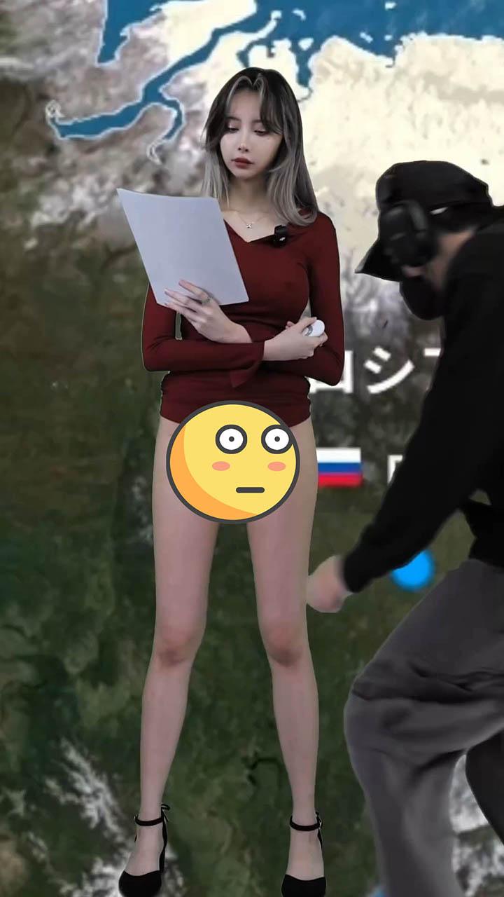 Hot girl hóa thân "cô gái thời tiết" nhưng bất ngờ gặp sự cố trang phục- Ảnh 8. Hot girl hóa thân "cô gái thời tiết" nhưng bất ngờ gặp sự cố trang phục- Ảnh 8.