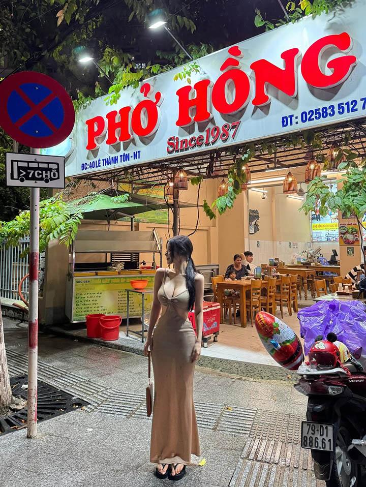 Người mẫu Hàn Quốc đến Nha Trang được hàng loạt fan Việt xin “check in” cùng- Ảnh 2. Người mẫu Hàn Quốc đến Nha Trang được hàng loạt fan Việt xin “check in” cùng- Ảnh 2.